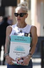 Pregnant GWEN STEFANI Leaves a Liquor Store in Sherman Oaks 09/22/2017