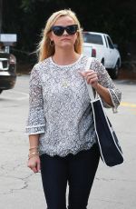 REESE WITHERSPOON at Country Mart in Brentwood 09/15/2017