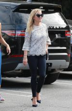 REESE WITHERSPOON at Country Mart in Brentwood 09/15/2017