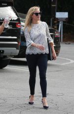 REESE WITHERSPOON at Country Mart in Brentwood 09/15/2017