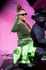 RIHANNA at Her Fenty Puma by Rihanna Spring/Summer 2018 Fashion Show at NYFW in New York 90/10/2017