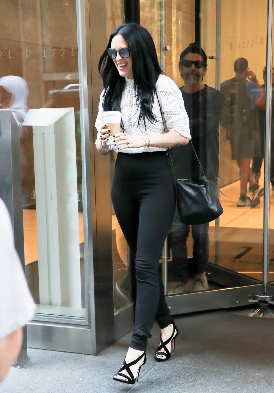 RUMER WILLIS  Leaves SiriusXM Studio in New York 09/25/2017
