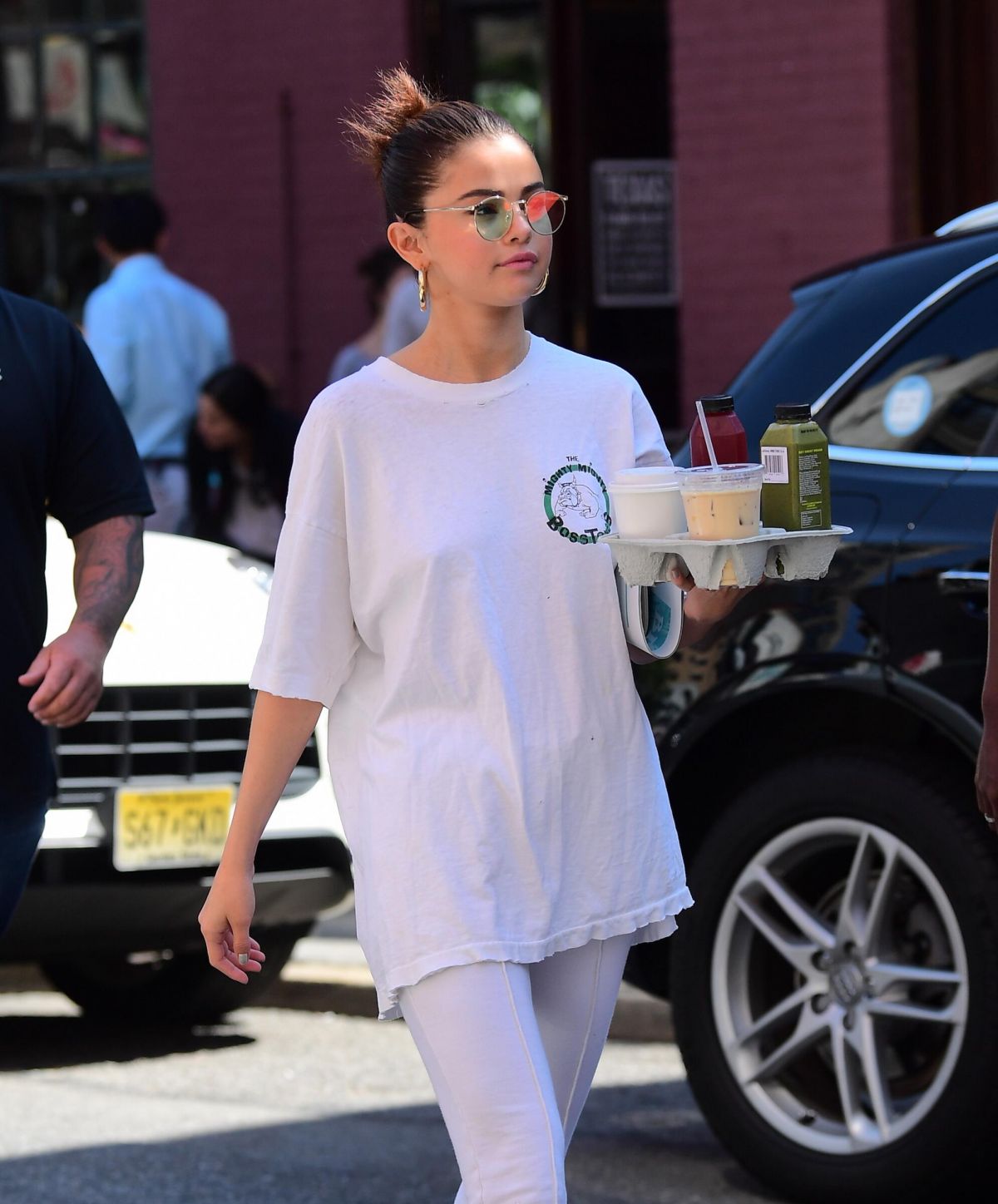 SELENA GOMEZ Out and About in New York 09/04/2017 SELENA GOMEZ Out and About in New York 09/04/2017
