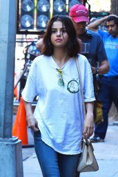 SELENA GOMEZ Arrives on the Set of Untitled Woody Allen Movie in New York 09/22/2017