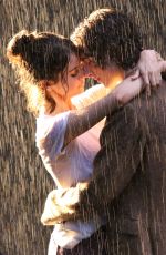 SELENA GOMEZ Kissing on the Rain on the Set of Untitled Woody Allen Project 09/26/2017