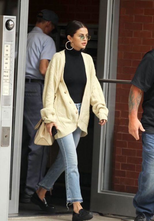 SELENA GOMEZ Out in New York 09/29/2017