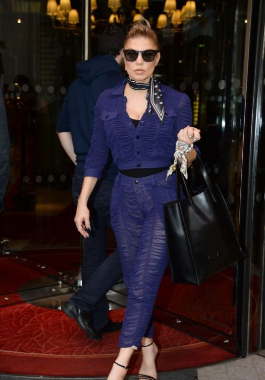 STACY FERGIE FERGUSON Leaves Her Hotel in Paris 09/28/2017