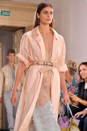 TAYLOR HILL at Bottega Veneta Fashion Show at Milan Fashion Week