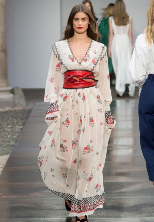 TAYLOR HILL at Philosophy di Lorenzo Serafini Fashion Show at Milan Fashion Week