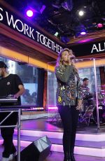 TORI KELLY Peforms at Good Morning America 09/22/2017