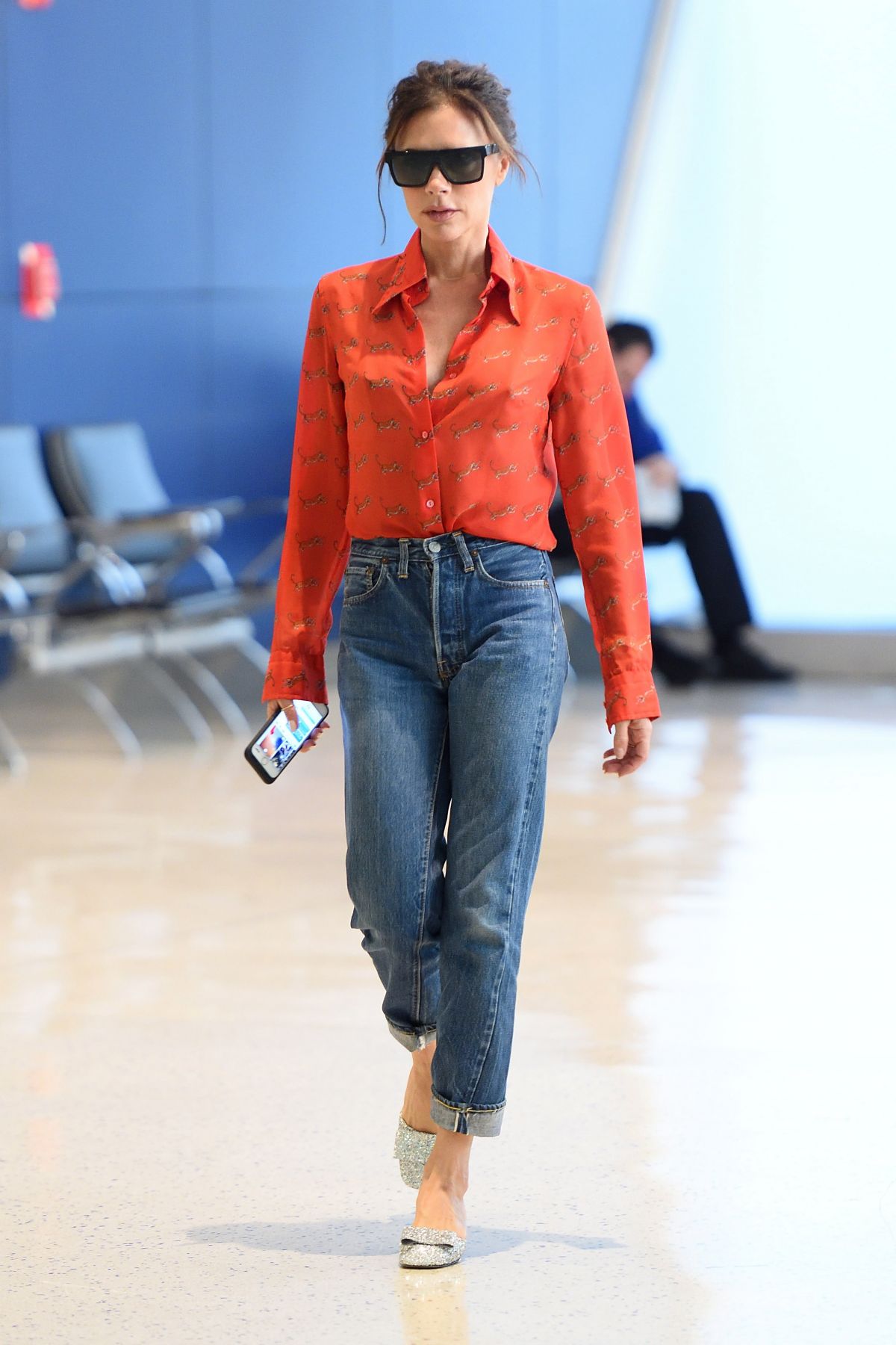 VICTORIA BECKHAM Arrives at JFK Airport in New York 09/15/2017 – HawtCelebs