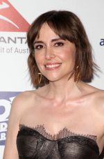 ALETHEA JONES at 6th Annual Australians in Film Award and Benefit Dinner in Los Angeles 10/18/2017