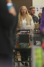 AMANDA BYNES Shopping at Ralphs in Los Angeles 09/30/2017