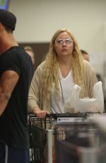 AMANDA BYNES Shopping at Ralphs in Los Angeles 09/30/2017