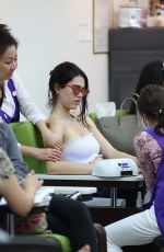 AMELIA GRAY HAMLIN Gets a Manicure at Beverly Hills Nail Design 10/17/2017