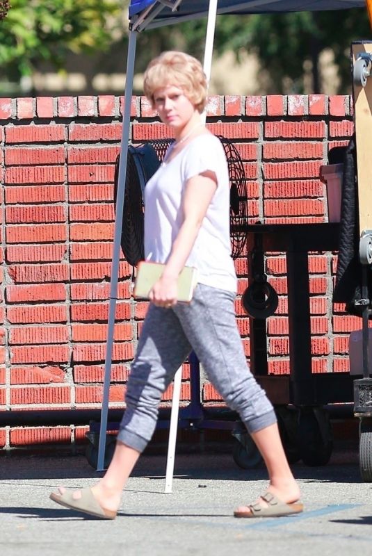 AMY ADAMS on the Set of Backseat in Whittier 10/23/2017