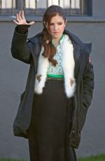 ANNA KENDRICK on the Set of Nicole in Vancouver 10/28/2017