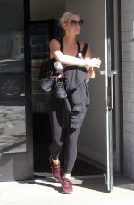 ASHLEE SIMPSON Leaves a Gym in Los Angeles 10/23/2017
