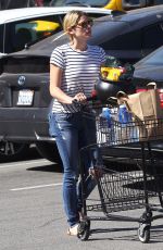 ASHLEY GREENE Shopping at Pavilions Grocery Store in Beverly Hills 10/10/2017