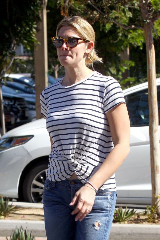 ASHLEY GREENE Shopping at Pavilions Grocery Store in Beverly Hills 10/10/2017