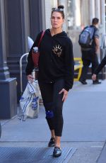 BROOKE SHIELDS Heading to a Gym in New York 10/03/2017