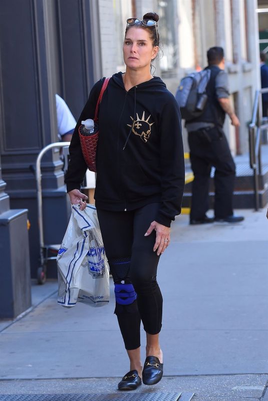 BROOKE SHIELDS Heading to a Gym in New York 10/03/2017