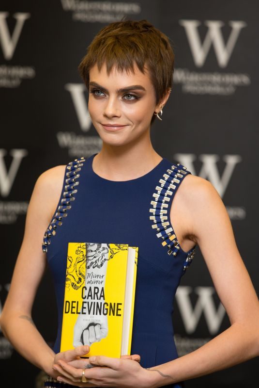 CARA DELEVINGNE Signing Her Book Mirror, Mirror at Waterstones Piccadilly in London 10/04/2017