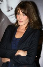 CARLA BRUNI Begins Her World Music Tour in Athens 10/22/2017