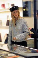 CHIARA FERRAGNI Out Shopping in Milan 10/21/2017