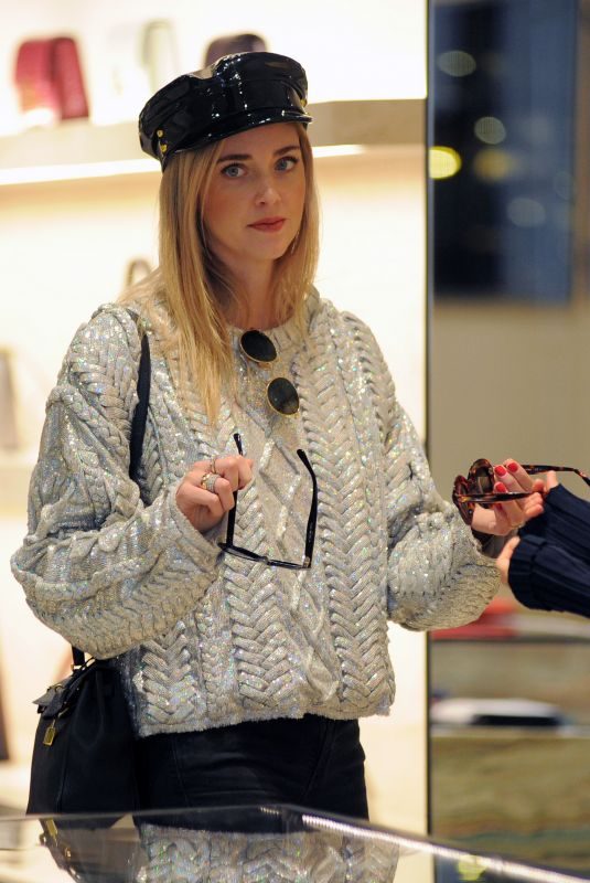 CHIARA FERRAGNI Out Shopping in Milan 10/21/2017