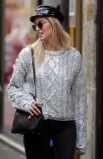 CHIARA FERRAGNI Out Shopping in Milan 10/21/2017