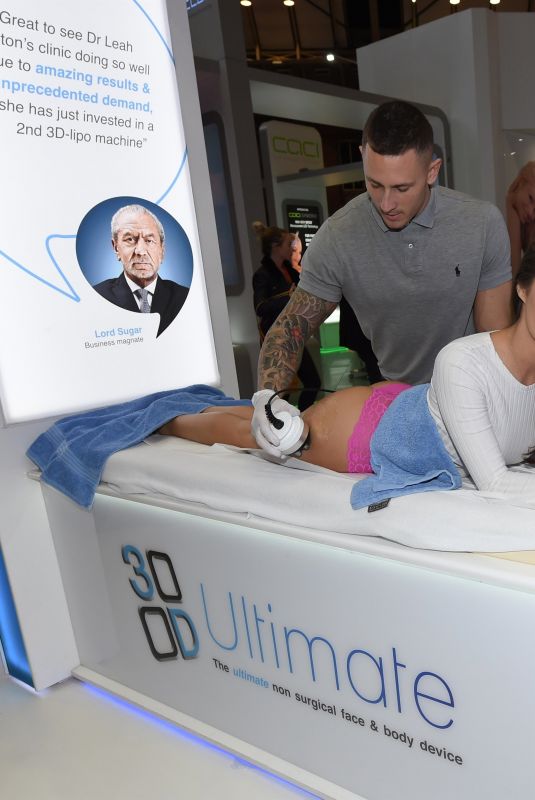CHLOE GOODMAN  Get a 3D Lipo Bum Lift at Pro Beauty Show in Manchester 10/22/2017