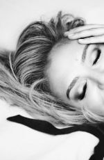 CHRISTINE EVANGELISTA for Social Life Magazine, 2017