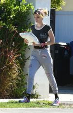 DANI THORNE Picks Up Her Mail in Los Angeles 10/05/2017