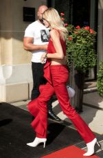 DEVON WINDSOR Out and About in Paris 09/29/2017