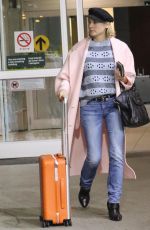 DIANE KRUGER Arrives in Vancouver to film Women of Marwen 10/01/2017