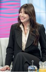 DIASY LOWE at Lorraine Show in London 10/11/2017