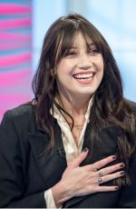 DIASY LOWE at Lorraine Show in London 10/11/2017