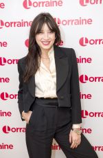 DIASY LOWE at Lorraine Show in London 10/11/2017