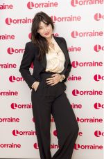 DIASY LOWE at Lorraine Show in London 10/11/2017