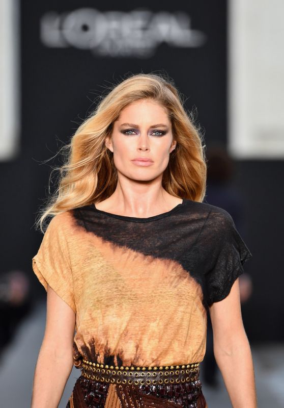 DOUTZEN KROES at L’Oreal Fashion Show at Paris Fashion Week 10/01/2017