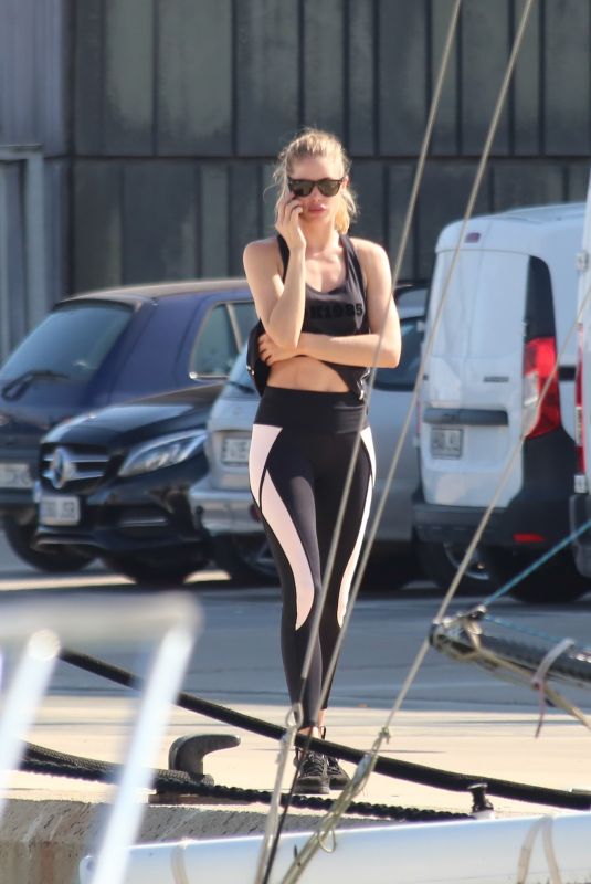 DOUTZEN KROES on the Set of a Hunkemoller Photoshoot in Barcelona 10/17/2017