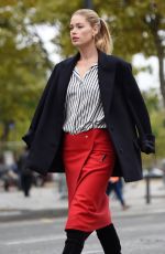 DOUTZEN KROES on the Set of a Photoshoot at Arc De Triomphe in Paris 10/01/2017