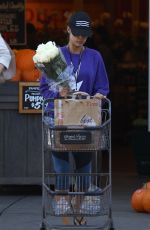 ELISABETTA CANALIS Shopping at Bristol Farms in Beverly Hills 10/05/2017