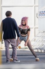 ELIZABETH BANKS on the Set of The Happytime Murders 10/10/2017