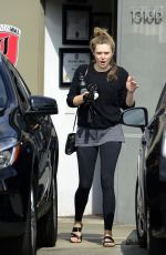 ELIZABETH OLSEN Leaves a Gym in Los Angeles 10/03/2017