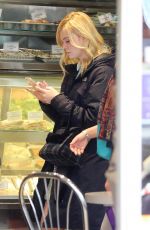 ELLE FANNING Shopping a Bagel in New York 10/18/2017