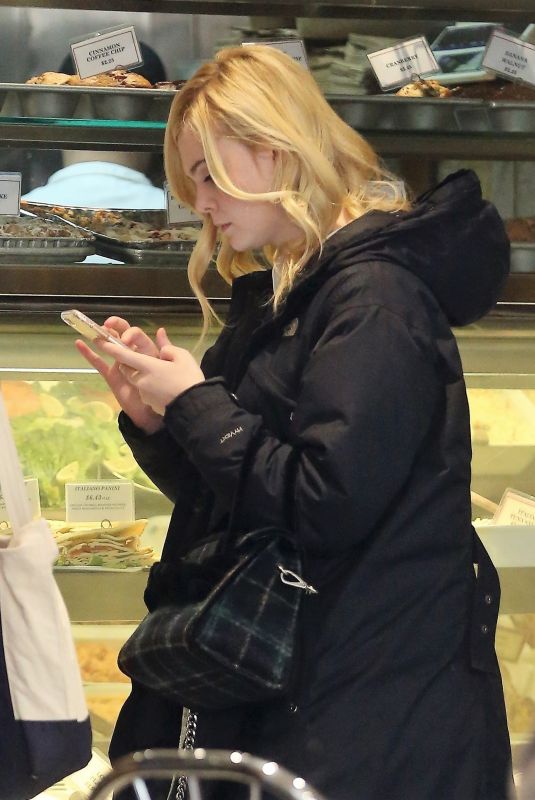 ELLE FANNING Shopping a Bagel in New York 10/18/2017