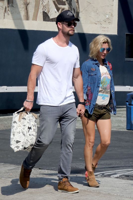 ELSA PATAKY and Chris Hemsworth Out Shopping in Venice Beach 10/02/2017