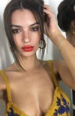EMILY RATAJKOWSKI Out for Pizza 10/28/2017